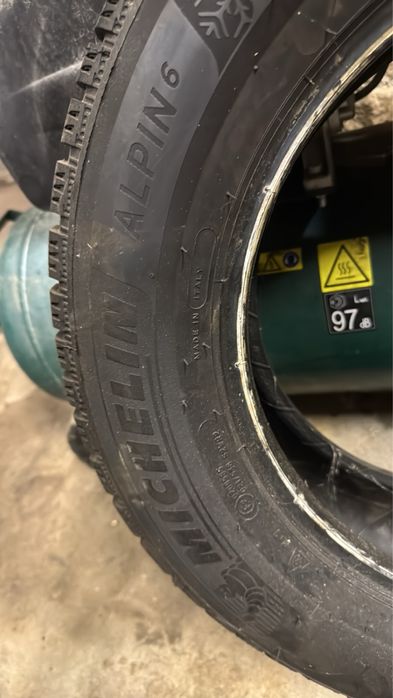 Гуми мишелин  алпин 6 195/65/15 дот 22г. 100€ за двете