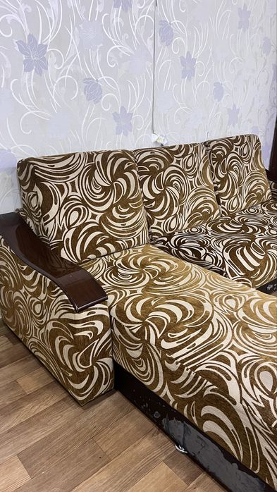 Диван и кресла. Алмалык