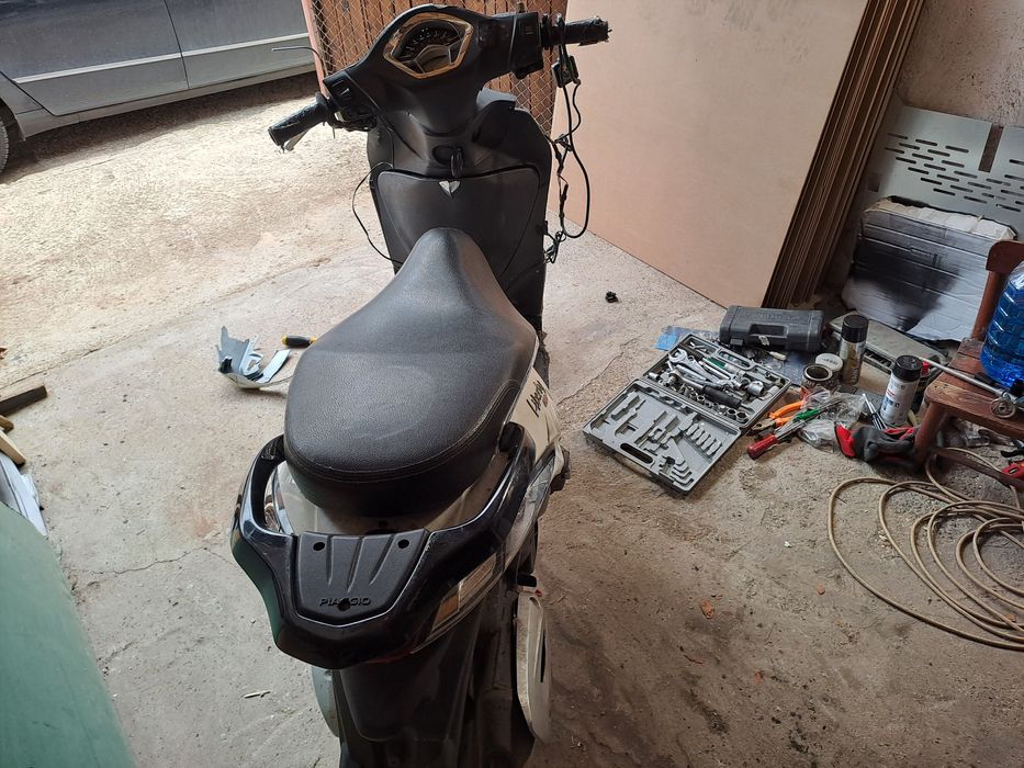 Скутер цял за части