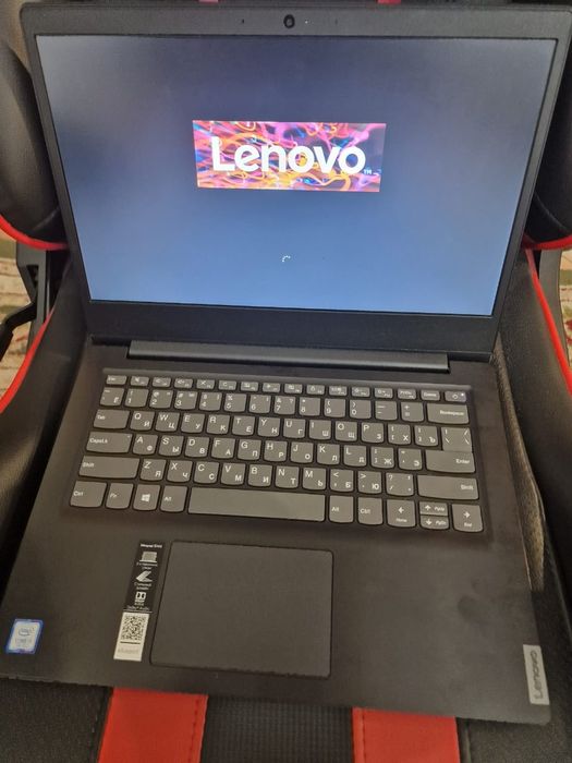 Продам ноутбук lenovo i3 сумка мышка