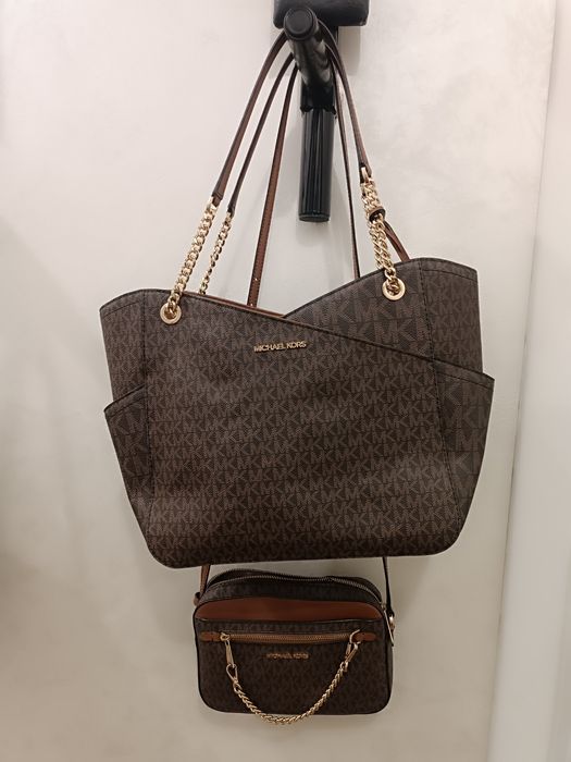 Майкл корс срочно Астана