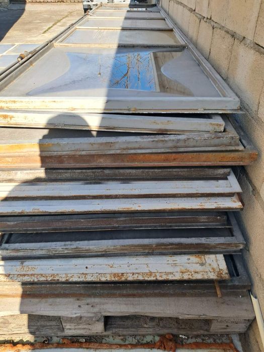 Предлагам използвани гаражни врати