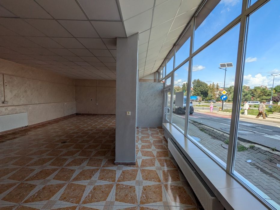 Spațiu comercial de închiriat