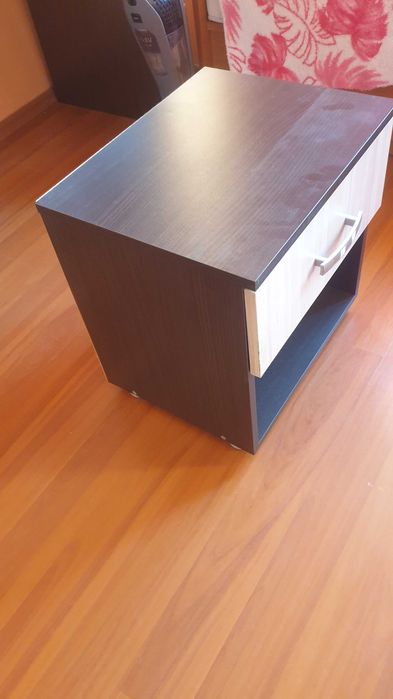 Нощно шкафче венге