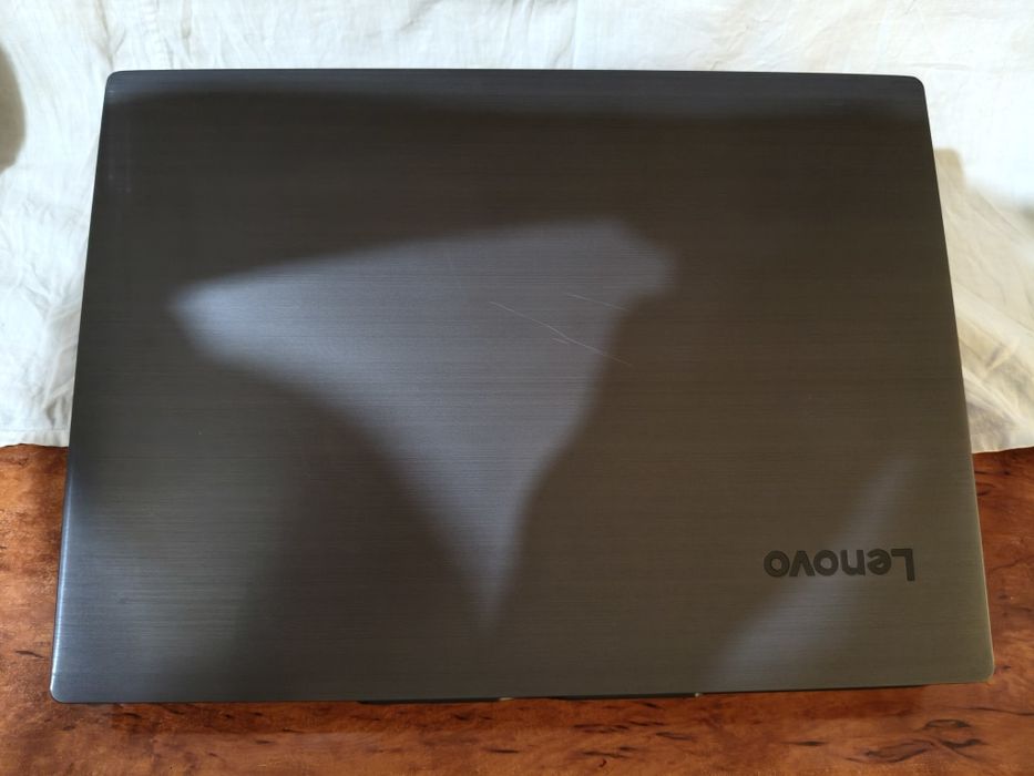 Lenovo ноутбук в полной комплектации, мощный, стильный