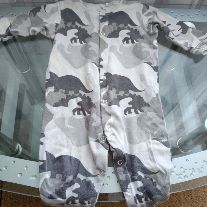 Детские вещи. Листайте Карусель.