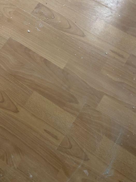 Ламинат примерно 25 квадратов