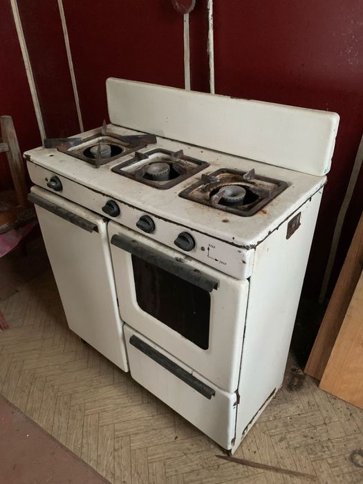 Продам газовую плиту б/у