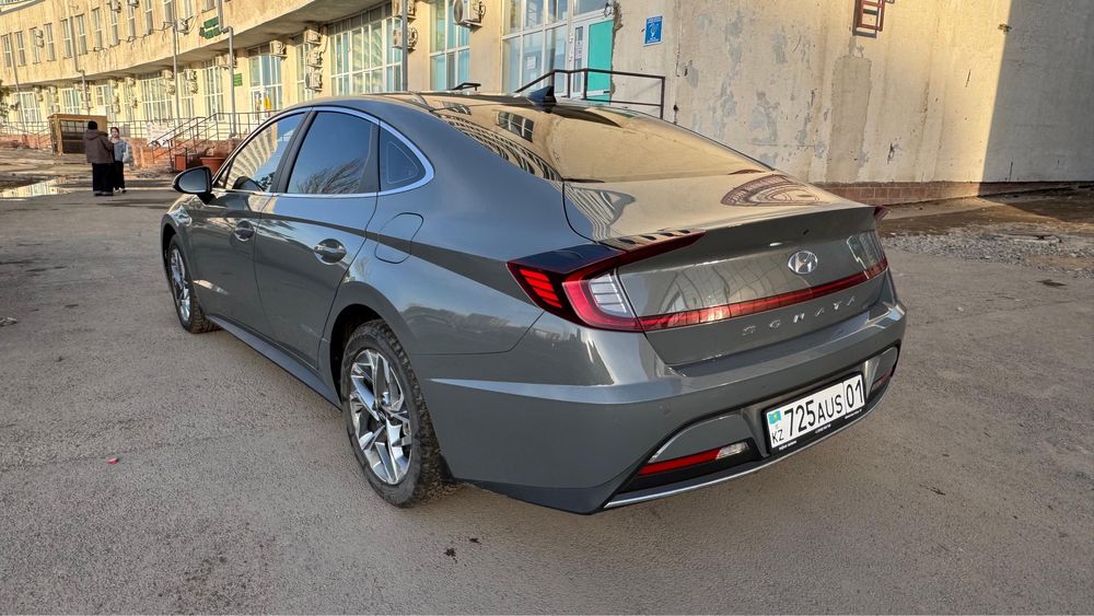 Hyundai sonata 2023 года