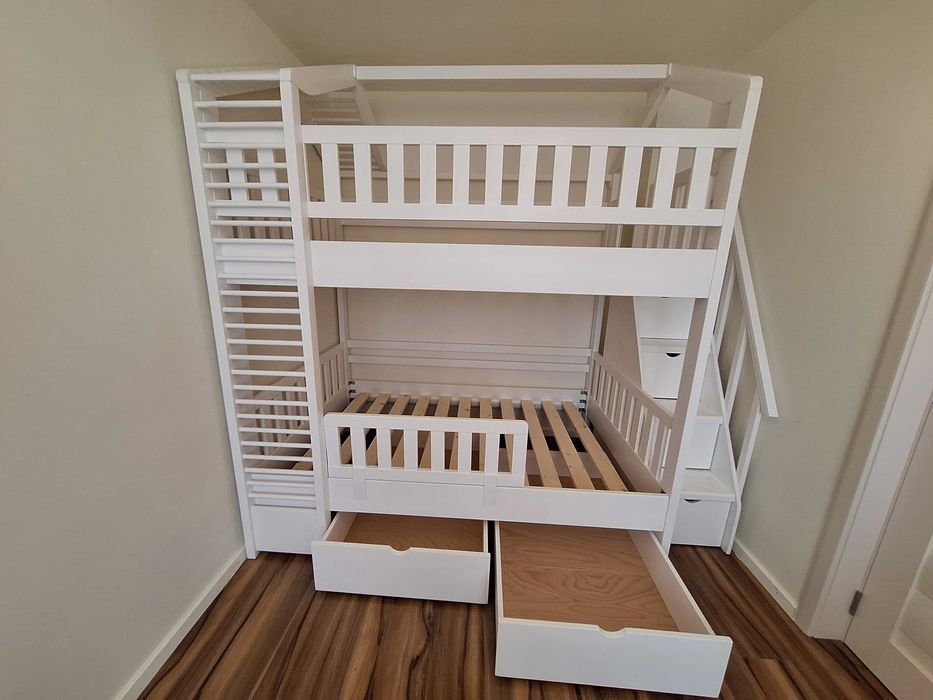 TRANSPORT GRATUIT.Pat etajat din lemn masiv.Cod 4005