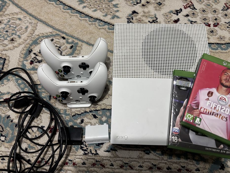 Продам Xbox все работает