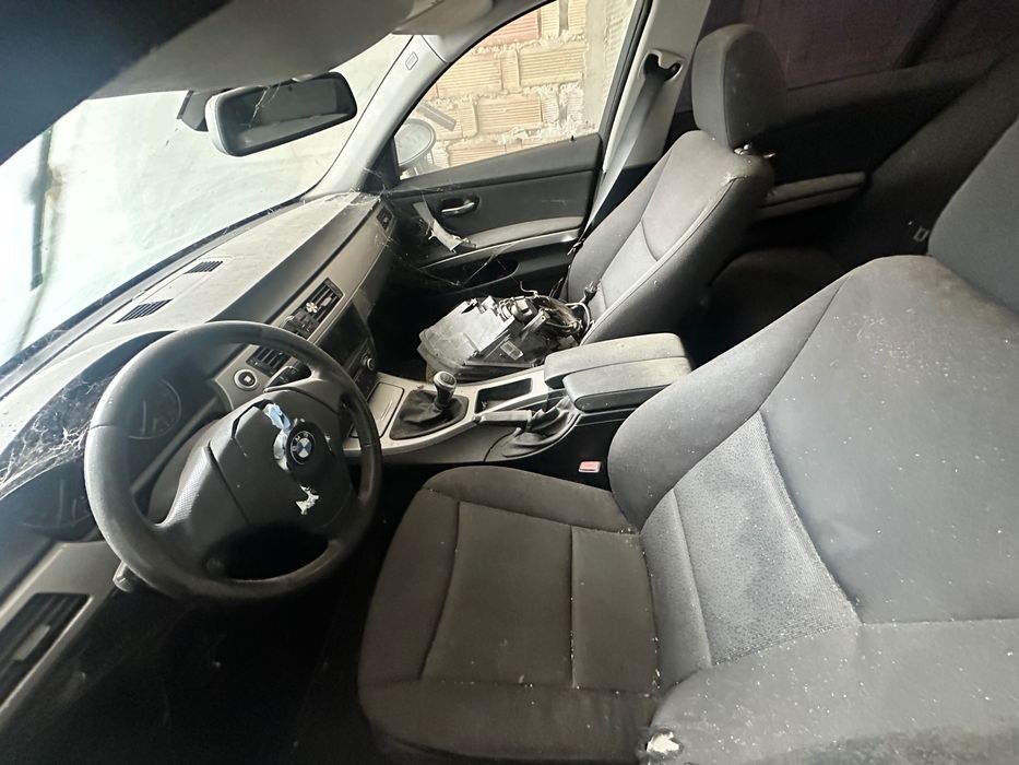 BMW 318 продава се ЦЯЛАТА (не на части)