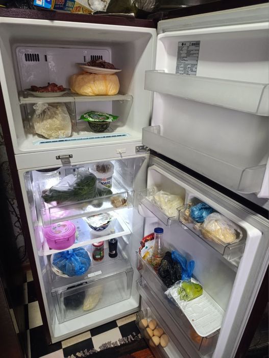 Холодильник LG в хорошем состоянии