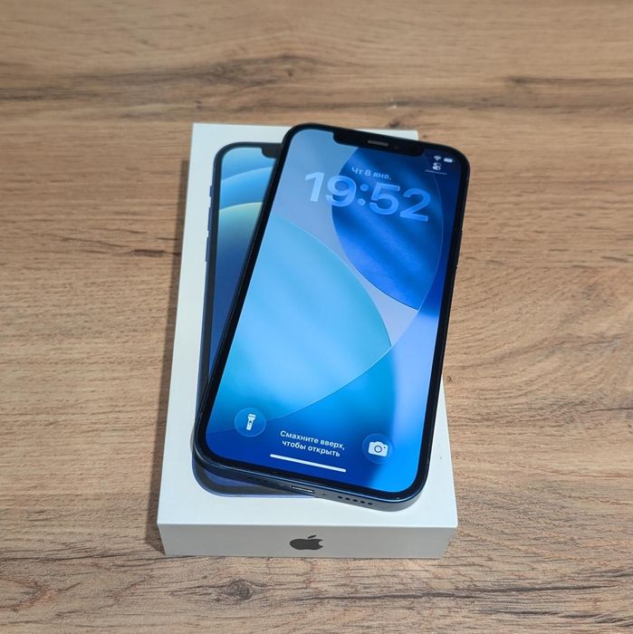 iPhone 12  в хорошем состояние