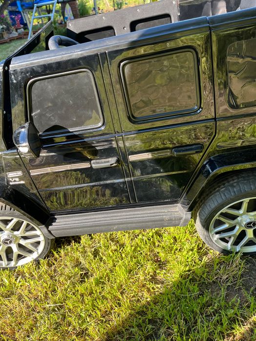 Акумулаторен джип Mercedes