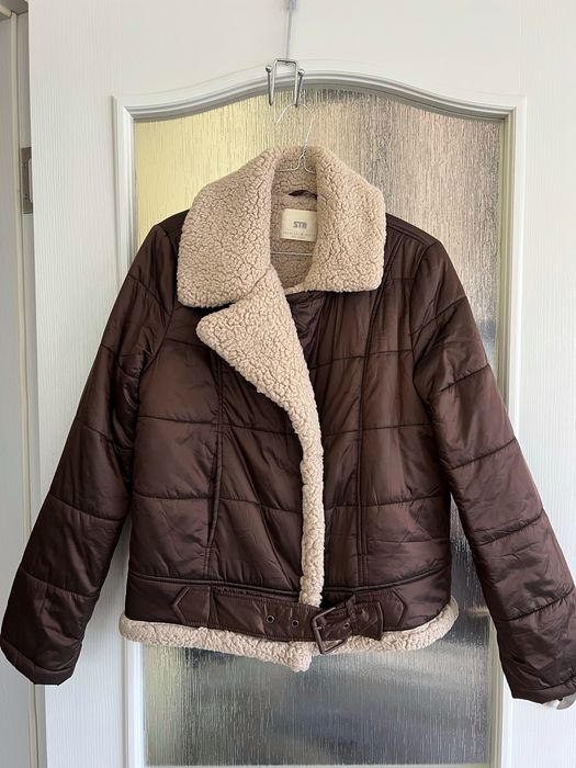 Топло дамско яке Stradivarius кафяво XS-S