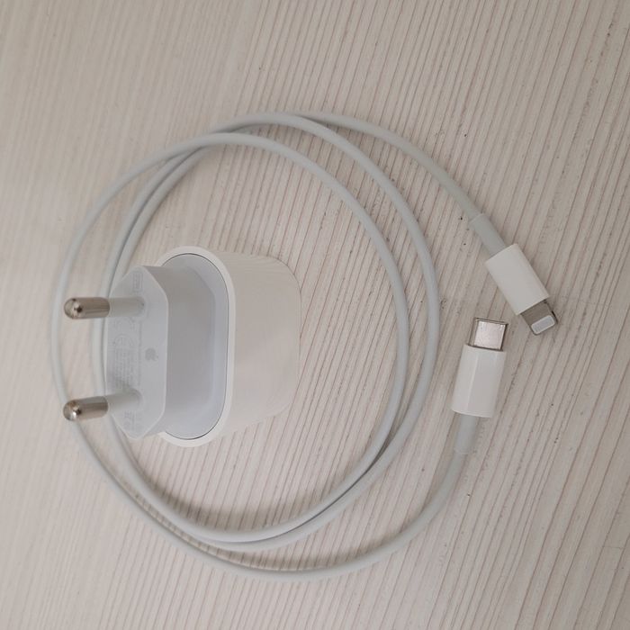 Зарядка от айфона срочно