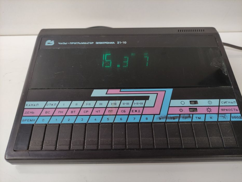 Продам часы-программатор