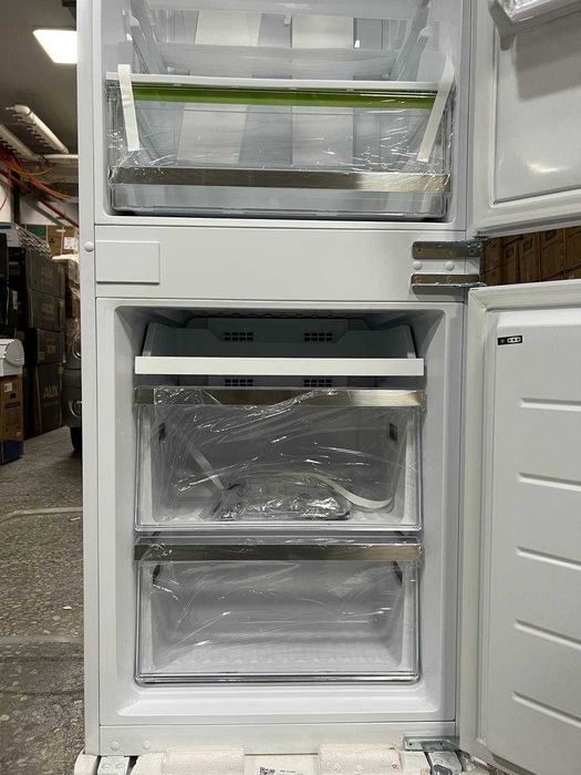 Холодильник встраиваемый Beston BNI-535WT Inverter NoFrost