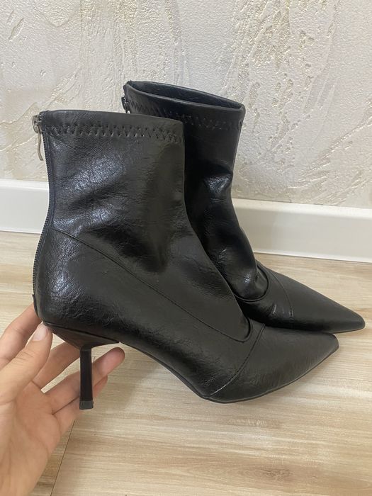 Продам НОВЫЕ осенние ботильоны 38р