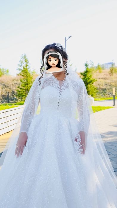 Свадебное платье и платье на ұзату