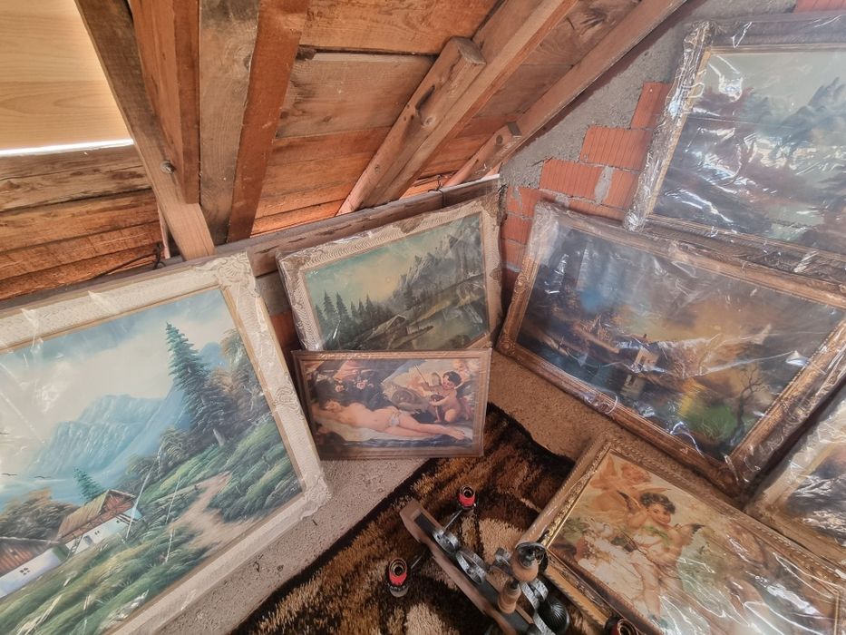 Vând tot ce se vede în poze [tablouri 12 bucăți și 4 candelabre]