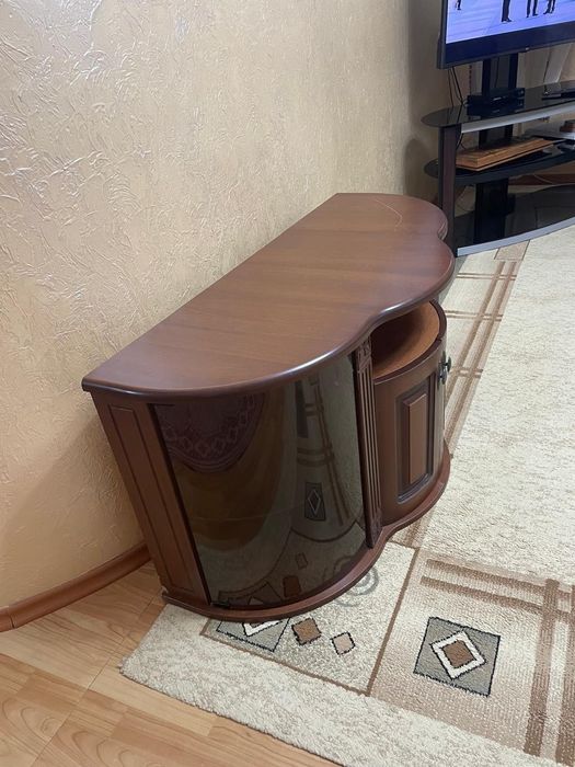 Подставка под телевизор