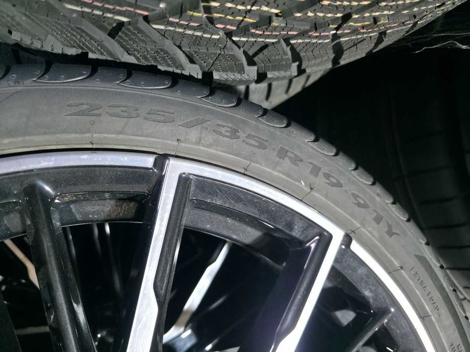 ROTI Complete Jante + Anvelope VARA - 235/35/19 - 5x112 OEM BMW Seria 1 F40 F52 / Seria 2 F44 / X1 X2 - 8J ET 54 - Anvelope PIRELLI !