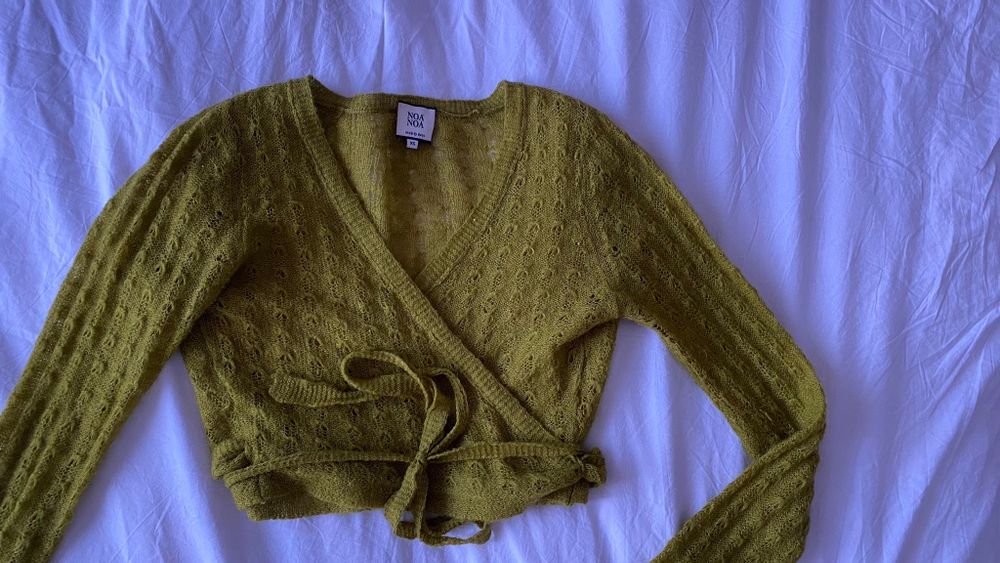 Sacou H&M și pulover cropped Noa noa