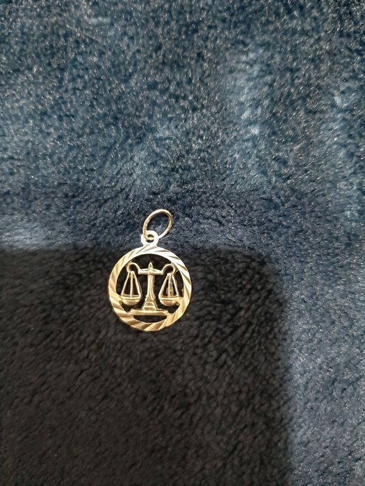 Продам подвеску серебро.