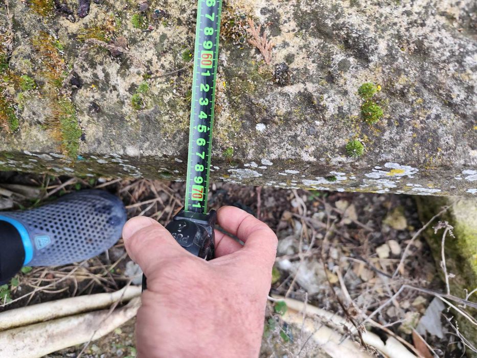 Масивен дялан камък