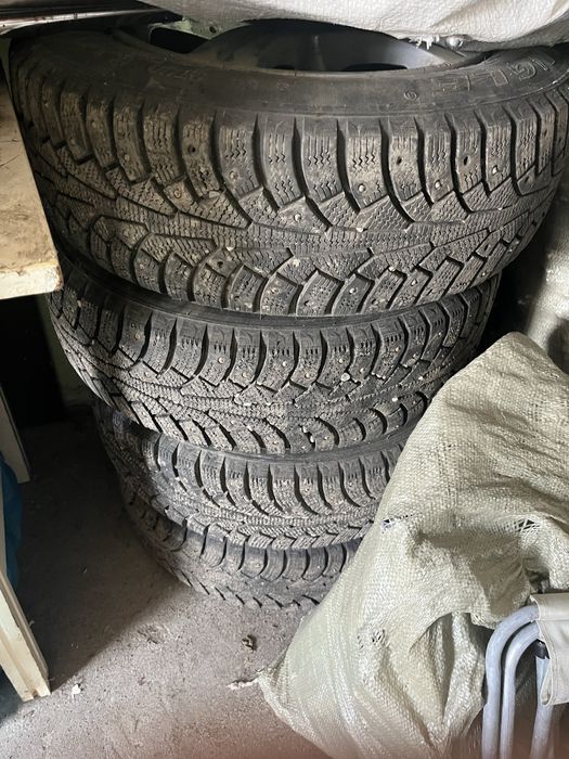 Продам зимнюю резину с дисками R15