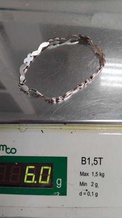 Продавам гривни сребро