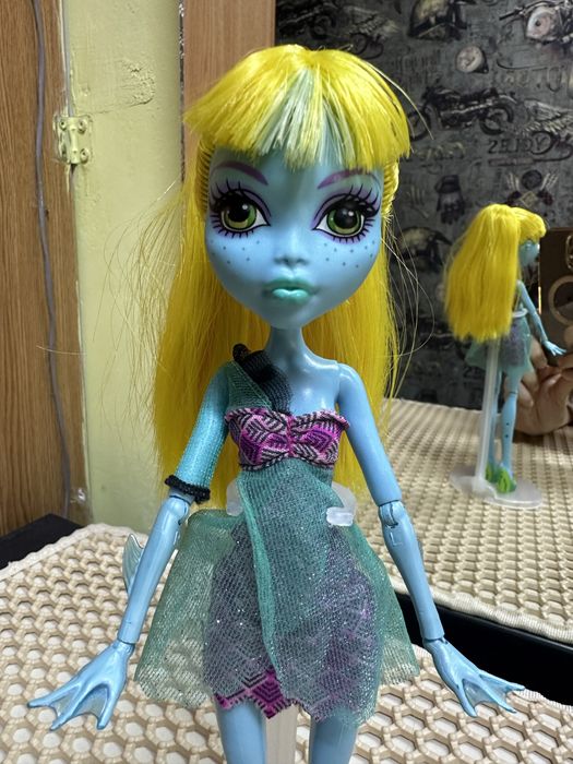 Продам  кукол монстр хай!