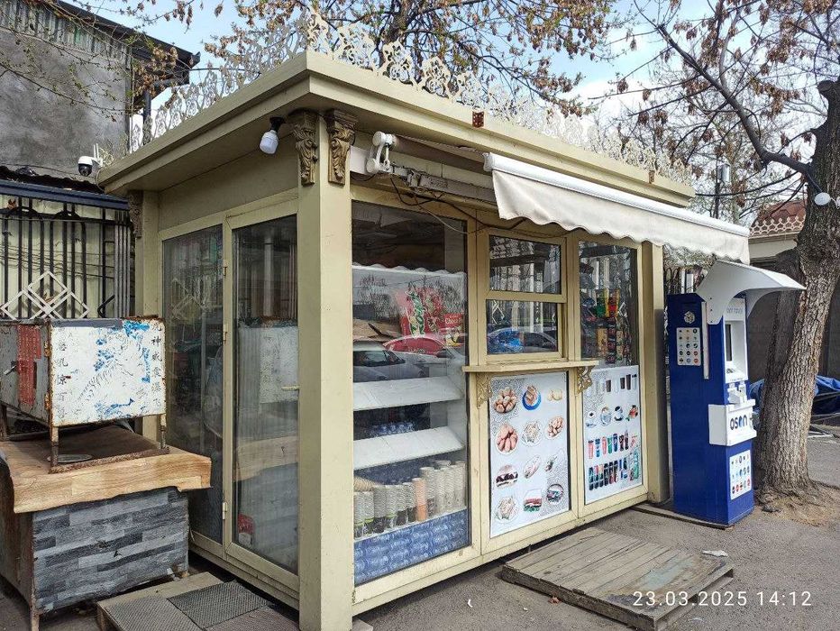 Бутка тайёр Ko'chma savdo do'koni sotiladi