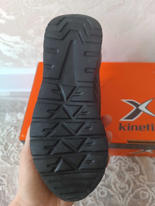 Кроссовки для мальчика новые