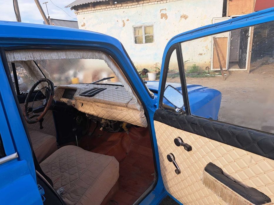 Продам машину Москвич
