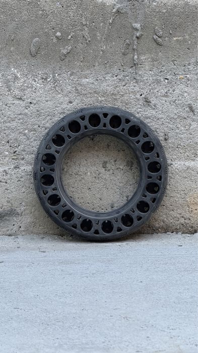 Покрышка бескамерная для электросамоката (10x2) / 5 шт осталось!