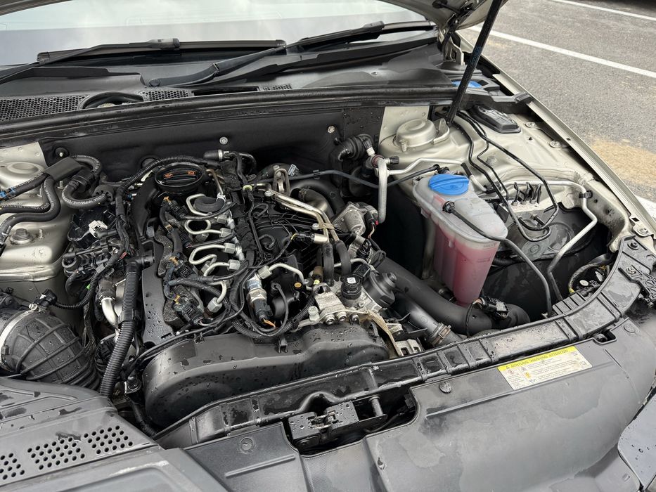 Motor cgl 2.0d audi a4 b8.5 fara anexe 147.470km