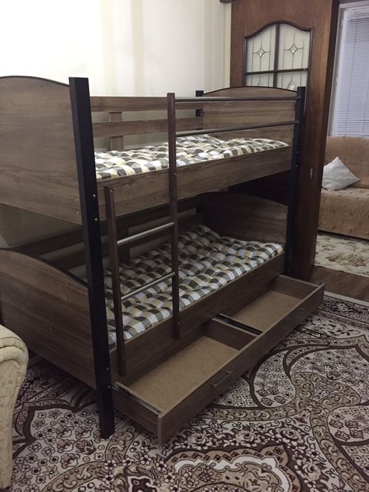 Двухъярусная кровать,