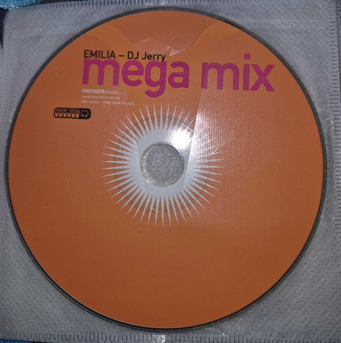 Поп-фолк CD дискове.