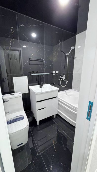 Продаётся 2-комнатная квартира с новым ремонтом в ЖК Asia House