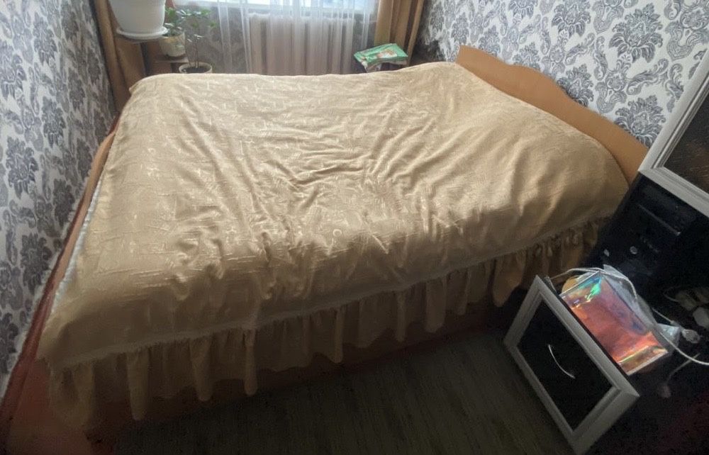 Кровать 1,5 на 2,0 м       С матрасом