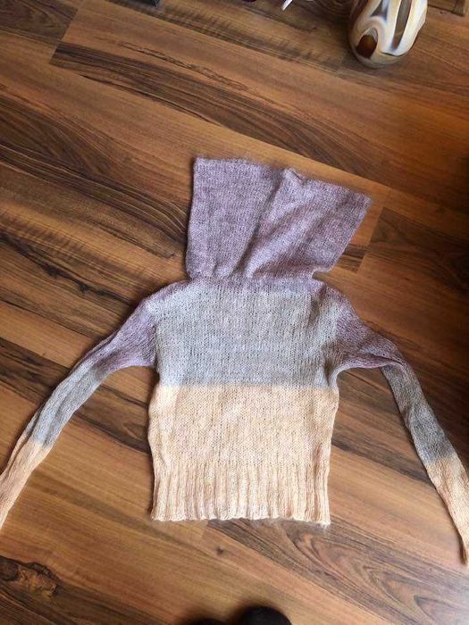 нежен красив пуловер