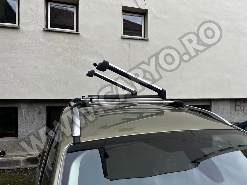 Thule Deluxe suport schiuri 60cm second-hand