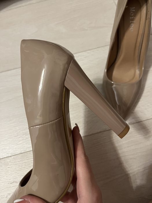 Туфли телесного цвета