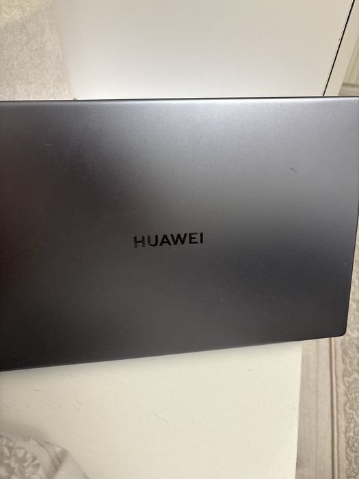 Ноутбук Huawai Matebook