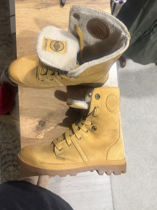 Ботинки рыжие palladium