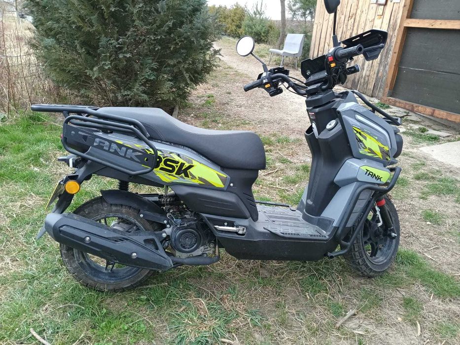 Vând scuter model Tank Grey 49 CC – Fabricat 2025, practic nou