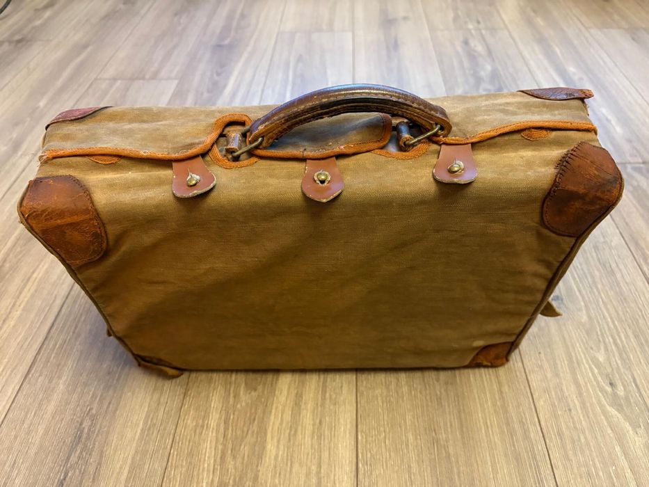 Valiza, servieta antica din piele